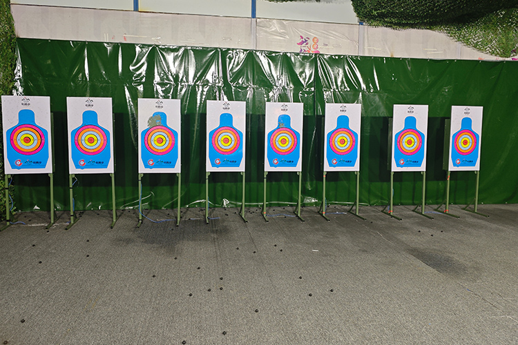 深圳园山风景区杜鹃谷枪林弹雨射击体验馆